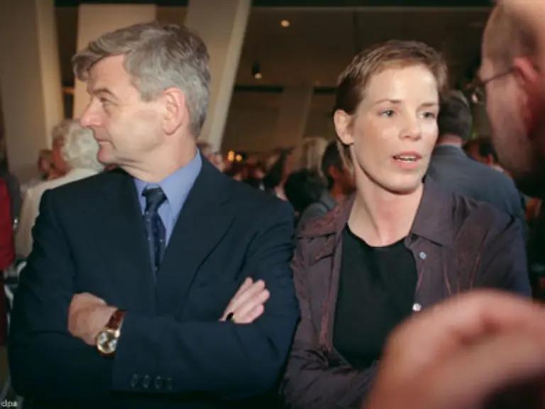 Die-Hochzeit-folgt-1999-Doch-2003-ist-auch-Ehe-Nummer-vier-am-Ende