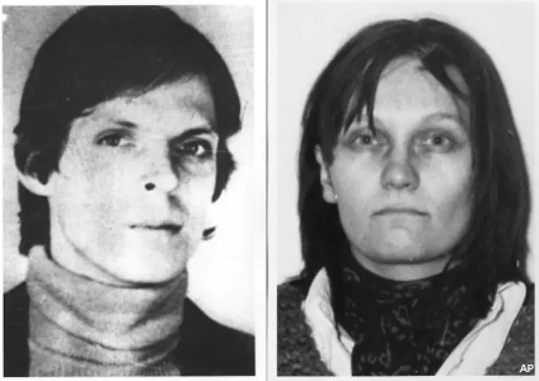 Klar-und-Mohnhaupt-gehoerten-zur-so-genannten-zweiten-Generation-der-RAF-mit-der-konkrete-Namen-und-Gesichter-verbunden-sind