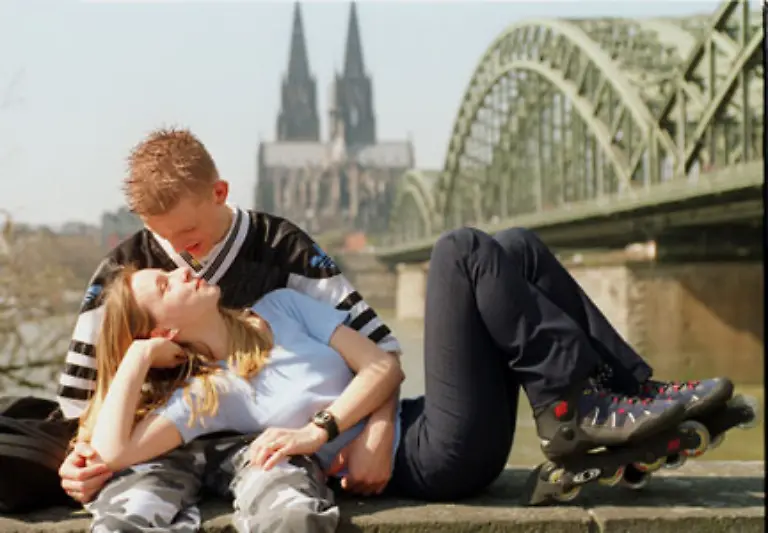 Bei-so-viel-Bewegungsfreiheit-kann-man-dann-auch-potenzielle-Flirtpartner-ueberhaupt-erst-wahrnehmen