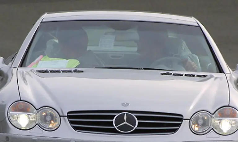 Platz-36-Mercedes-Die-Marke-mit-dem-Stern-stagniert-Die-Autos-verkaufen-sich-gut-und-genauso-stabil-ist-auch-der-Wert-der-Marke-Bekannt-in-aller-Welt-und-Inbegriff-deutscher-Autokultur-Markenwert-18-Mrd-Dollar-Veraenderung-1
