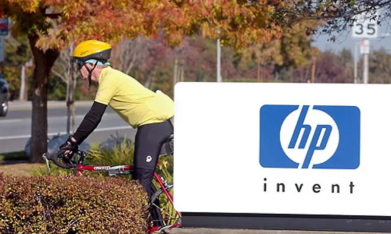 Platz-16-Hewlett-Packard-Der-Konzern-aus-Palo-Alto-wird-im-naechsten-Jahr-bereits-stolze-70-Jahre-alt-und-ist-der-derzeit-groesste-Computerhersteller-der-Welt-Markenwert-29-3-Mrd-Dollar-Veraenderung-17