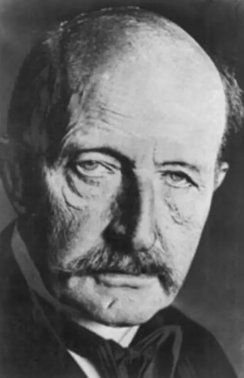 Waehrend-Plancks-wissenschaftliche-Laufbahn-glaenzend-verlief-war-sein-Privatleben-von-schweren-Schicksalsschlaegen-gezeichnet-So-musste-er-nicht-nur-seine-erste-Frau-Marie-sondern-auch-alle-vier-Kinder-aus-dieser-Ehe-beerdigen