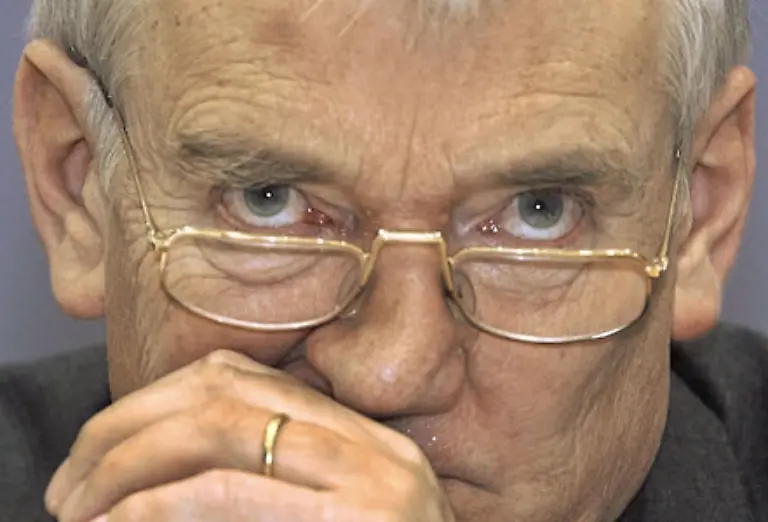 Er-ist-der-Grandseigneur-der-deutschen-Politik-Otto-Schily-O-k-Sie-moegen-widersprechen-und-Schmidt-Kohl-oder-Genscher-dazwischen-rufen