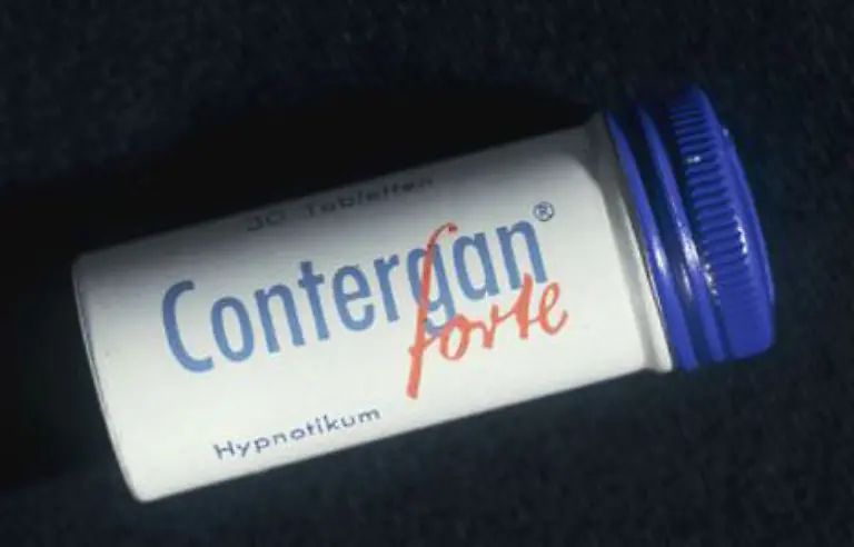 Zahlreiche-Medikamente-sind-erfolgreich-in-Tierversuchen-getestet-worden-und-hatten-bei-Menschen-zu-gravierenden-Nebenwirkungen-sogar-bis-zum-Tod-gefuehrt-Das-Schlafmittel-Contergan-beispielsweise-das-Foetusmissbildungen-verursachte-gehoerte-dazu