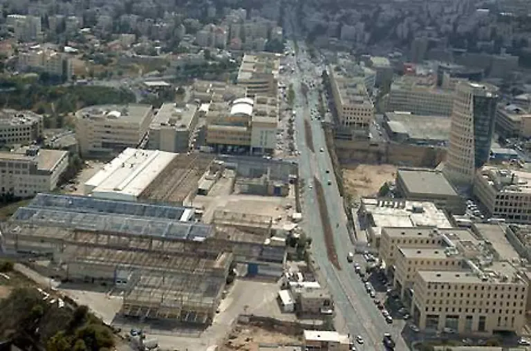 Das-Industriezentrum-Givat-Schaul-steht-an-der-Stelle-des-Dorfes-Deir-Jassin-wo-es-1948-ein-Massaker-an-den-arabischen-Bewohnern-gegeben-hat