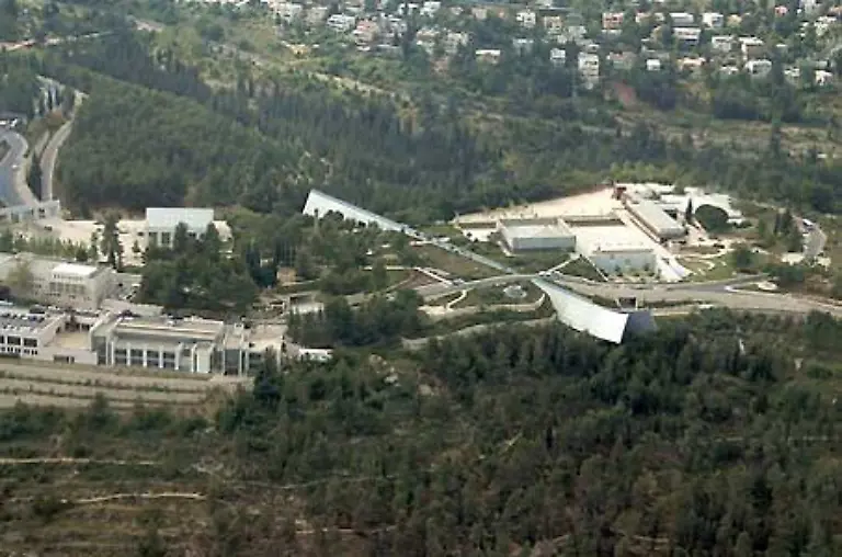Die-Holocaust-Gedenkstaette-Jad-Vaschem