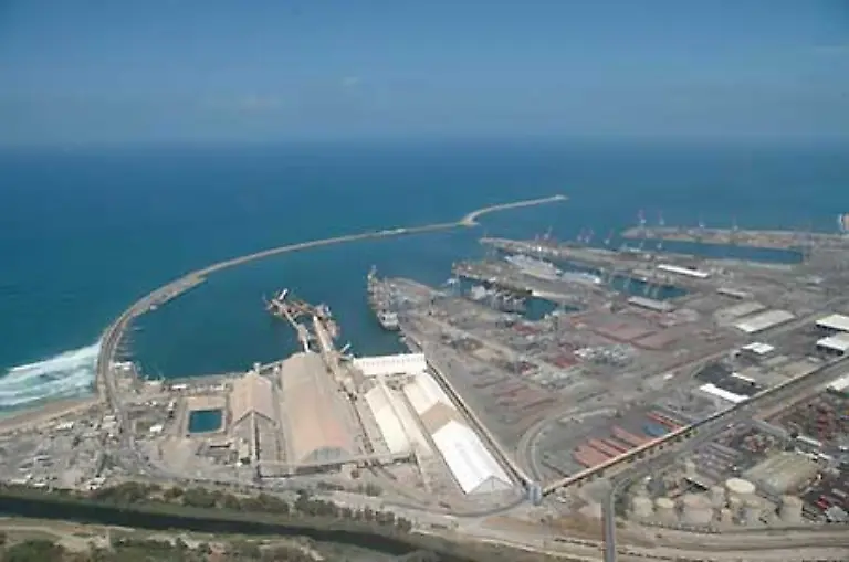 Sogar-den-Hafen-von-Aschdod-neben-Haifa-Israels-groesster-Hafen-duerfen-wir-ohne-Einschraenkung-fotografieren