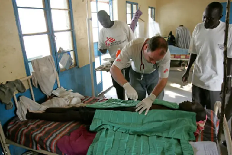 Weltweit-fehlen-nach-WHO-Angaben-vier-Millionen-Aerzte-Krankenschwestern-und-Hebammen-In-57-Staaten-meist-in-Afrika-wird-der-Fachkraeftemangel-als-kritisch-eingestuft