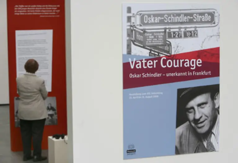 Das-juedische-Museum-Frankfurt-geht-mit-der-Ausstellung-Vater-Courage-Oskar-Schindler-in-Frankfurt-seinen-Spuren-nach