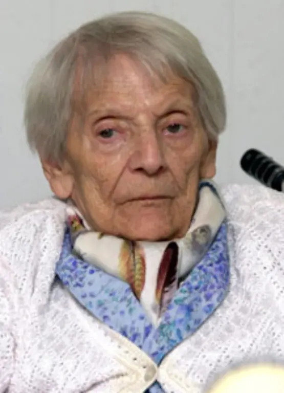 Schindler-ein-Held-Ehefrau-Emilie-1907-bis-2001-blickt-bis-zu-ihrem-Tod-verbittert-auf-ihren-1974-mit-66-Jahren-in-Hildesheim-gestorbenen-Gatten-zurueck