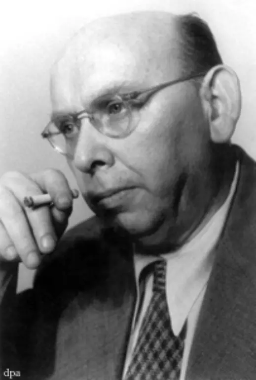 in-Nummer-CH-1-31-33-der-Komponist-Hanns-Eisler