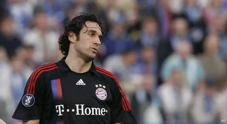 Anders-als-im-Hinspiel-konnte-Ottmar-Hitzfeld-aber-wieder-auf-Torjaeger-Luca-Toni-zurueckgreifen
