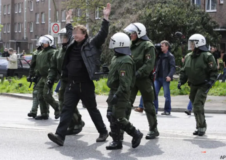 In-Hamburg-nahm-die-Polizei-am-1-Mai-59-Randalierer-fest