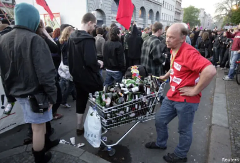 Durch-das-Konzept-der-ausgestreckten-Hand-sei-dafuer-gesorgt-worden-dass-in-Kreuzberg-bis-in-die-Nacht-hinein-ueberwiegend-friedlich-gefeiert-werden-konnte-sagte-Glietsch