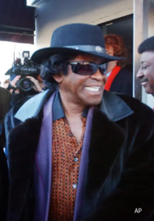 James-Brown-war-schon-zu-Lebzeiten-eine-Legende-Er-laechelte-bereits-mit-einem-Riesengebiss