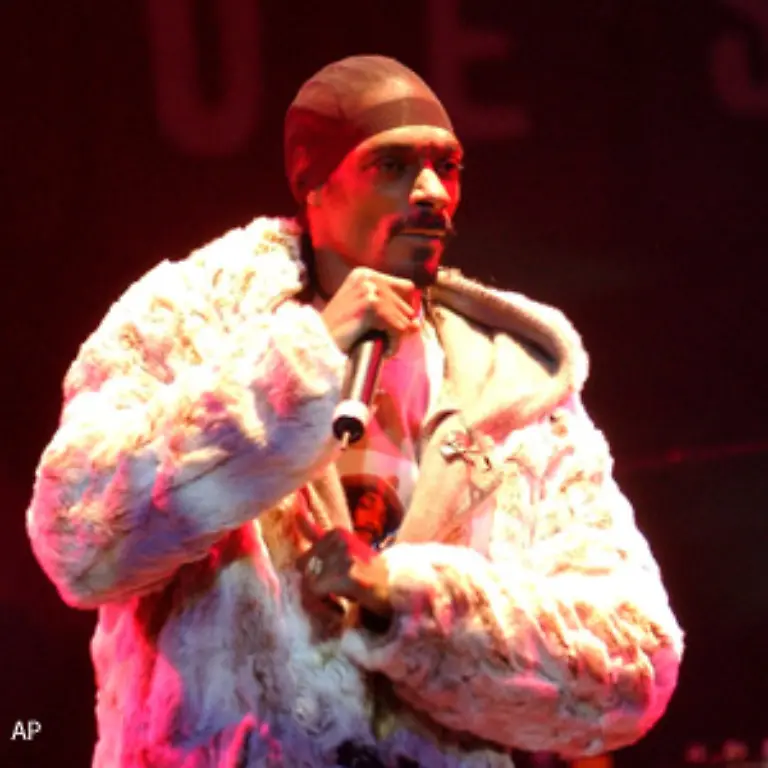 Schliesslich-hatte-er-durch-seine-Gefaengnis-Aufenthalte-auch-die-erforderliche-Street-Credibility-um-als-Stil-Ikone-fuer-Snoop-Dogg