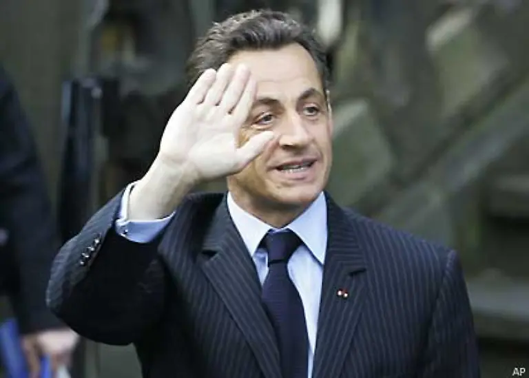 Politik-der-Oeffnung-nannte-Sarkozy-sein-Projekt-das-die-Opposition-gewaltig-schwaechte