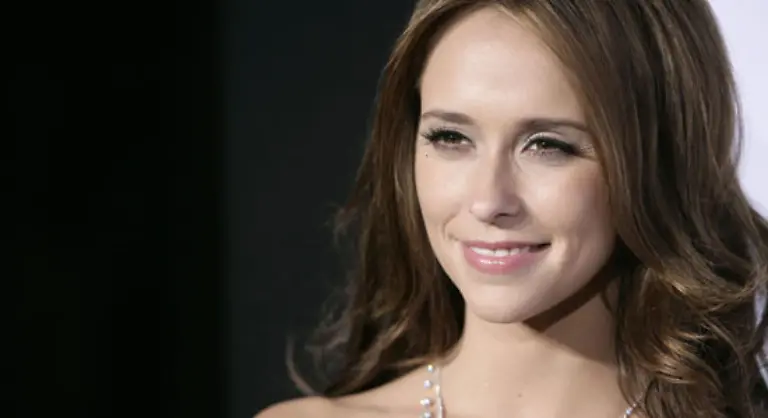 Auf-57-ist-Jennifer-Love-Hewitt