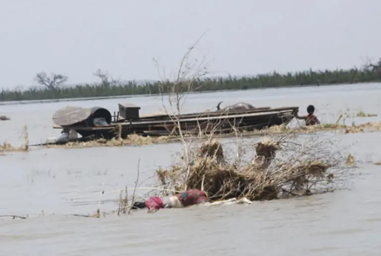 Wir-gehen-davon-aus-dass-mindestens-100-000-umgekommen-sind-sagt-dagegen-der-Direktor-des-Bueros-der-Exilregierung-im-thailaendischen-Mae-Sot-Aung-So