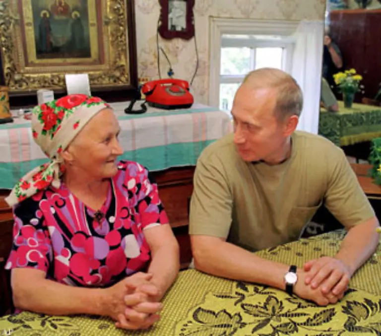 Putin-ist-ungeheuer-populaer-sagt-Russlandexpertin-Iris-Kempe-gegenueber-n-tv-de