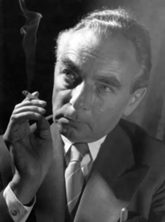 Er-ist-der-einzige-der-Autoren-der-dieser-theatralischen-Frechheit-am-10-Mai-in-Berlin-persoenlich-beiwohnt-wie-er-spaeter-schreibt-Er-wird-erkannt-doch-ihm-geschieht-nichts