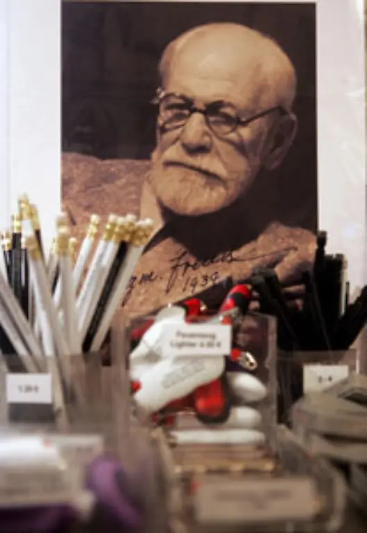 133-deren-seelenzerfasernde-Ueberschaetzung-des-Trieblebens-der-nationalsozialistische-Adel-der-menschlichen-Seele-gegenuebergestellt-wird-wie-es-im-Feuerspruch-heisst