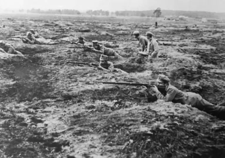 und-Literatur-die-das-Erlebnis-der-Frontsoldaten-in-den-Schmutz-zieht-sollen-ebenfalls-verbrannt-werden-So-der-Sprachgebrauch-der-Nationalsozialisten