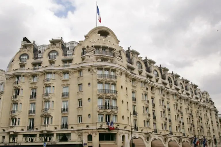 Doch-egal-wann-man-auf-die-schwarze-Liste-kommt-Die-Autoren-verlieren-ihr-Publikum-und-damit-ihre-Einkuenfte-aus-den-Buchverkaeufen-Sie-stehen-in-der-Emigration-vor-dem-Nichts