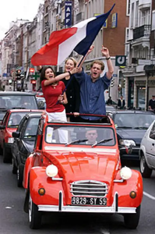 mit-ihr-wurde-gefeiert-wie-hier-beim-Gewinn-des-WM-Titels-durch-Frankreich-im-Jahr-1998