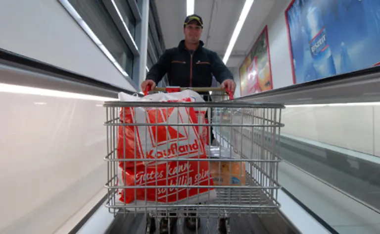 Nur-durch-diese-Ueberrumpelungstaktik-erklaert-es-sich-dass-voellig-ueberfluessige-Gegenstaende-den-Weg-in-unser-Bewusstsein-und-von-dort-in-den-Einkaufswagen-finden