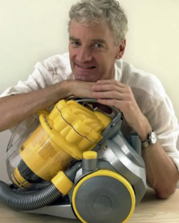 Die-Aufruestung-des-Haushalts-beschraenkt-sich-nicht-auf-die-Kueche-und-es-sind-keineswegs-nur-Frauen-die-sie-zu-verantworten-haben-Maenner-interessieren-sich-derzeit-vor-allem-fuer-teure-Hochleistungsstaubsauger