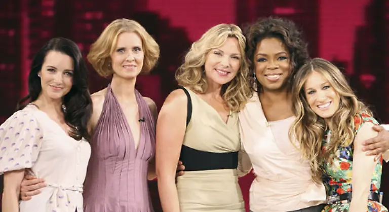 auf-dem-Sofa-der-amerikanischen-Talkshow-Queen-Oprah-Winfrey
