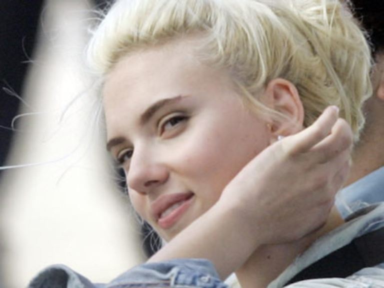 ... nein, jetzt singt sie auch noch!