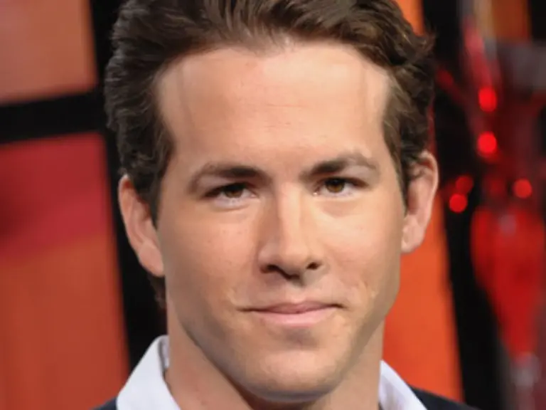 Der-kanadische-Schauspieler-Ryan-Reynolds-gibt-ihr-fortan-den-sicheren-Hafen