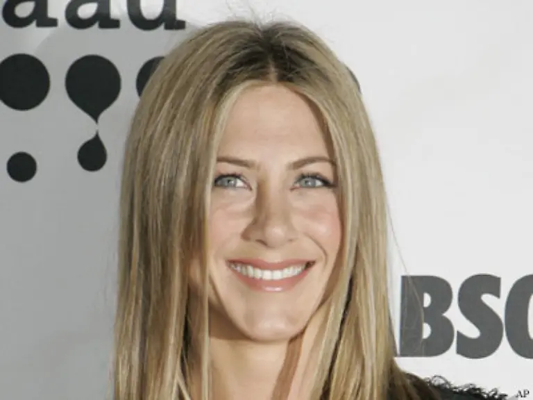 und-Team-Aniston