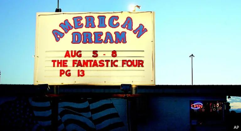 In-einem-Interview-mit-der-SZ-erklaert-er-dass-besonders-seine-ganz-persoenlichen-fantastischen-Vier-die-eigene-Wahrnehmung-des-amerikanischen-Traums-entscheidend-beeinflusst-haben-Rocky-Rambo-Scarface-und-Wall-Street