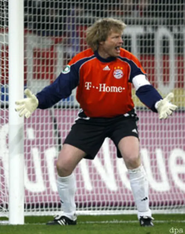 herumbruellt-wie-ein-tollwuetiges-Raubtier-oder-hin-und-wieder-den-eigenen-Jaehzorn-bruehend-aufschaeumt-und-in-einem-irren-Veitstanz-zum-Kochen-bringt