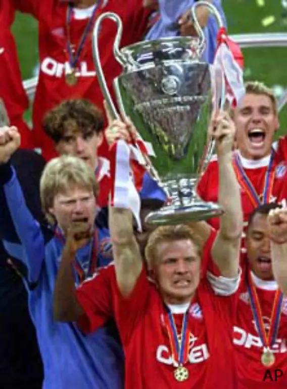 und-Kahn-eher-kaempfte-Zusammen-stiessen-die-beiden-in-dieser-Phase-auf-die-komplette-Bandbreite-denkbarer-Fan-Resonanz-Zwischen-gottgleicher-Bewunderung