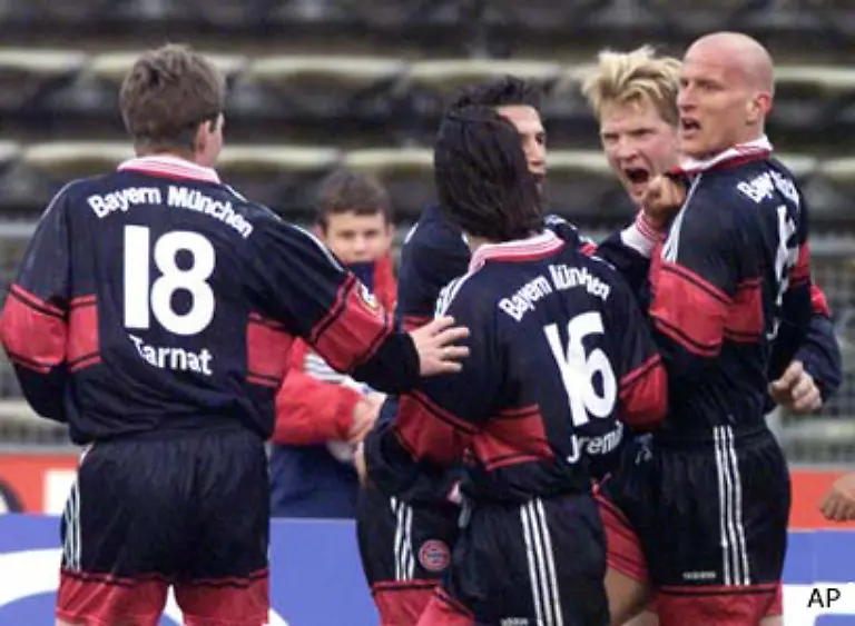 und-totaler-Missbilligung-erlebten-die-Bayern-Stars-in-Europas-Stadien-alles