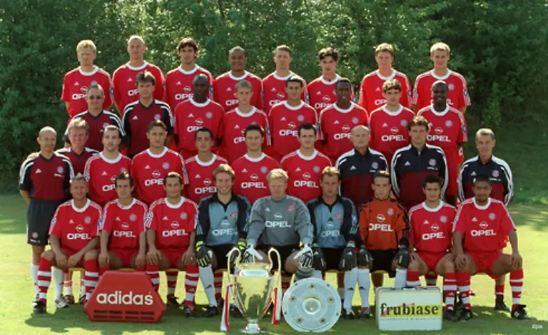 Champions-League-und-dem-Titelgewinn-2001-in-der-letzten-Minute-der-Nachspielzeit-beim-HSV-hatten-sich-Kahn-Effenberg-und-mit-ihnen-das-ganze-Bayern-Team-auf-der-Liste-der-unbeliebtesten-Deutschen-an-die-Pole-Position-gesetzt