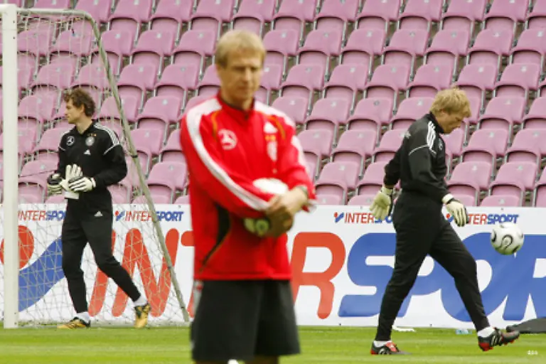 Natuerlich-waren-es-nicht-nur-Klinsmann-Co-die-ihn-aus-seinem-Machtbereich-im-DFB-Tor-vertrieben-hatten