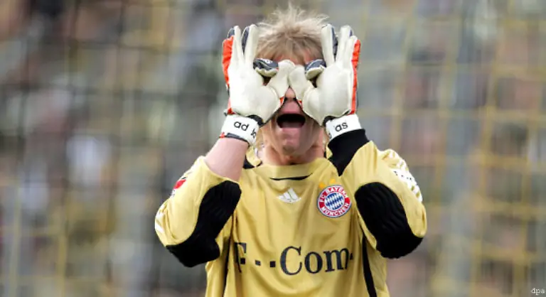 Vielmehr-ist-die-Geschichte-von-Oliver-Kahn-ein-reales-zeitgemaesses-und-gemeines-Lehrstueck-aus-der-Mitte-des-Lebens-eines-aussichtsreich-arbeitenden-Mannes