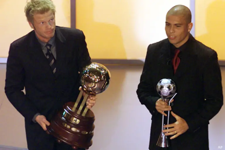und-besten-Spieler-des-WM-Turniers-im-Jahr-2002