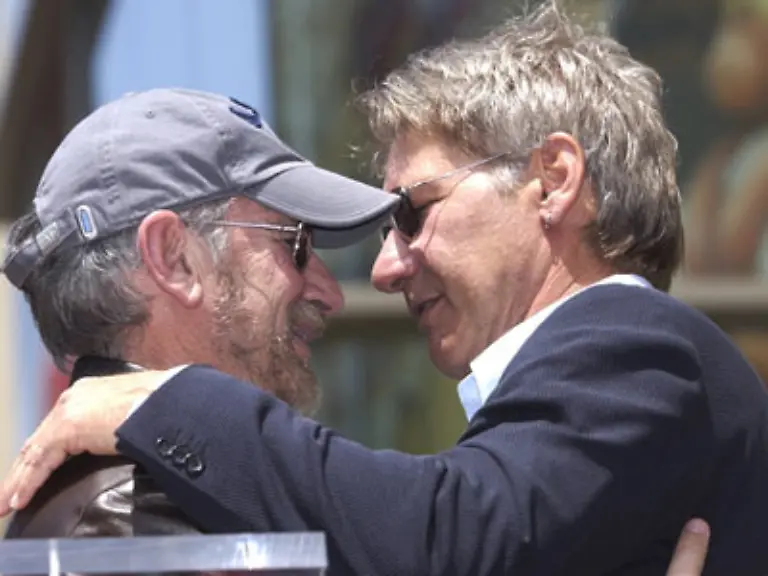 Doch-immer-lauter-werden-die-Zweifel-in-Cannes-ob-Indy-4-so-die-Abkuerzung-in-der-Branche-mit-der-rasanten-Entwicklung-des-Blockbuster-Kinos-hin-zu-immer-mehr-Tempo-und-digitalen-Effekten-in-den-letzten-Jahrzehnten-Schritt-gehalten-hat