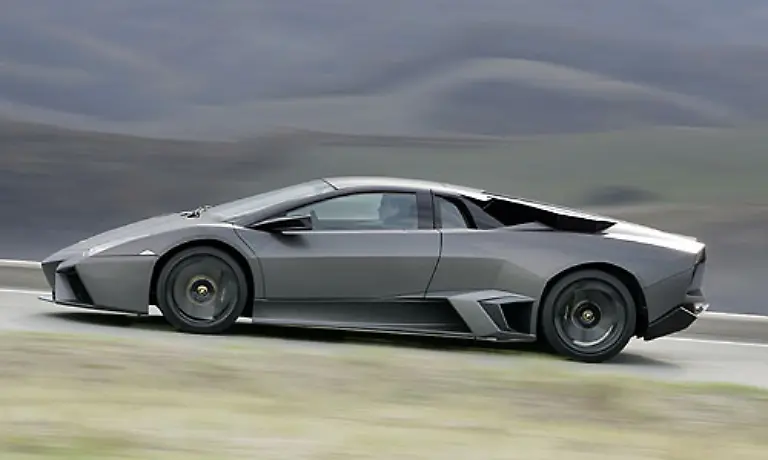 Der-Reventn-ist-der-extremste-Sportwagen-von-allen-Lamborghinis-ein-Superlativ-auf-Raedern-sagt-Stephan-Winkelmann-der-Praesident-von-Lamborghini