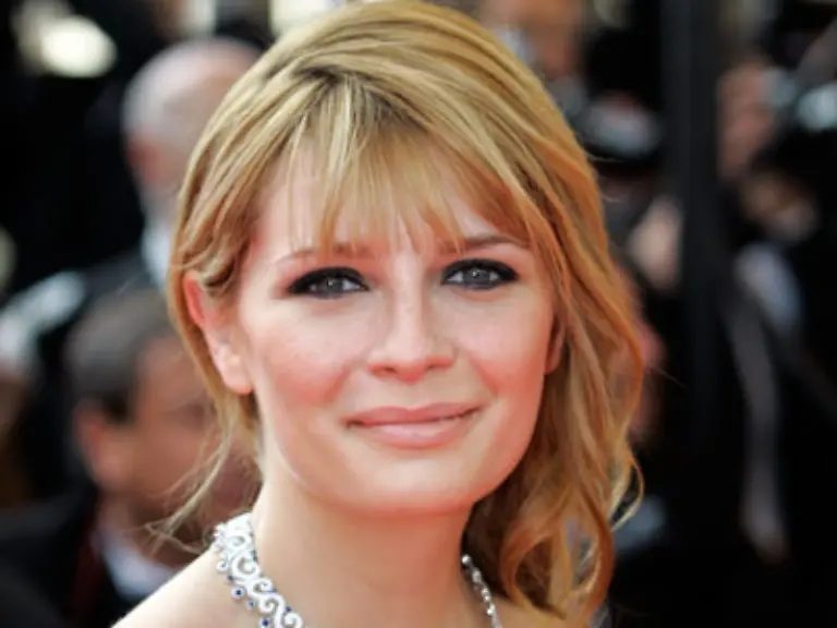 Mischa-Barton-ist-mal-eben-aus-Paris-angereist-da-wohnt-sie-naemlich-inzwischen