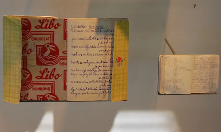 Dort-hielt-er-seine-Erlebnisse-waehrend-der-Haft-fest-Waere-er-damit-erwischt-worden-haette-das-wahrscheinlich-sein-Ende-bedeutet