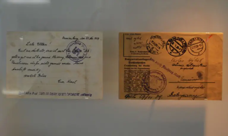 Ein-Brief-von-Karel-Hybek-aus-dem-KZ-Sachsenhausen-Briefe-durften-nur-in-deutscher-Sprache-abgefasst-werden-und-wurden-durch-die-SS-Mannschaften-kontrolliert-Die-Angehoerigen-durften-nur-Geld-senden-was-fuer-viele-Haeftlinge-ueberlebenswichtig-war