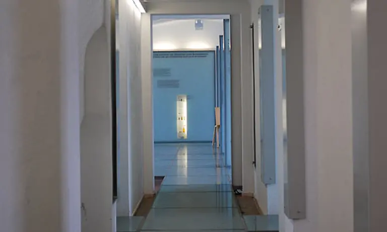 Ein-Blick-in-die-Ausstellung-des-Krankenreviers