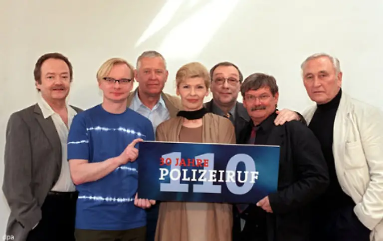 Ein-halbes-Jahr-spaeter-lief-in-der-DDR-der-Polizeiruf-110-an-der-sich-inzwischen-als-zweite-gesamtdeutsche-ARD-Reihe-etabliert-hat
